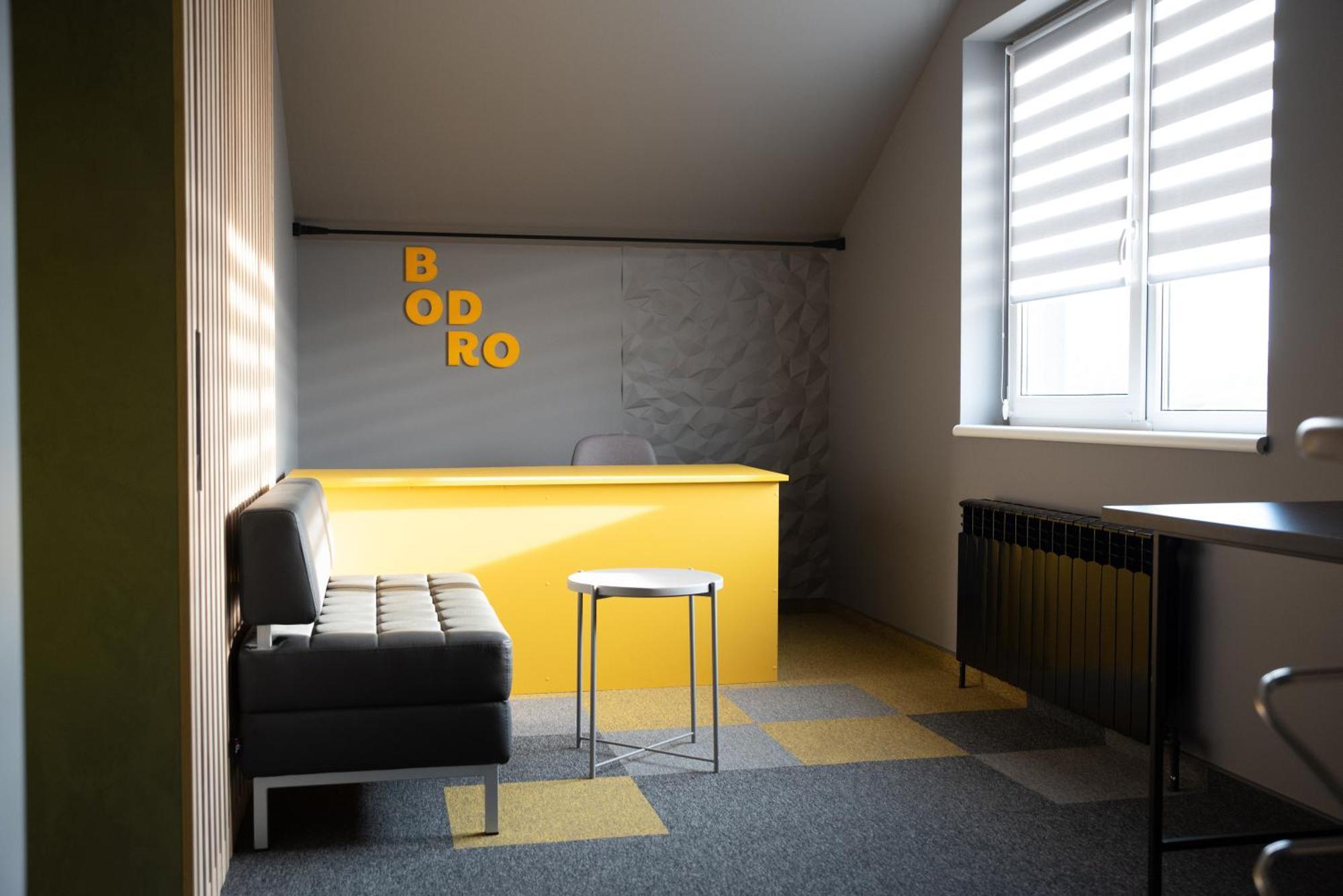 Готельні Кімнати Bodro Clinic Novovolyns'k Esterno foto